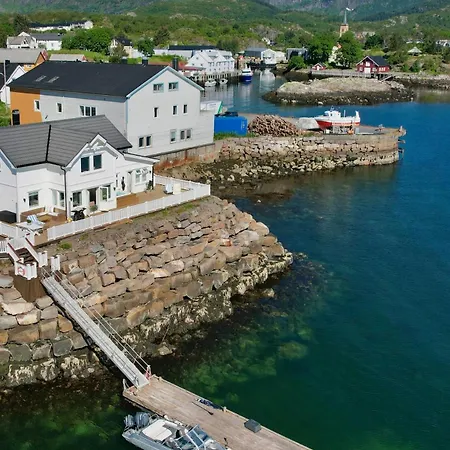 Unique Seaside In Charming - Lofoten